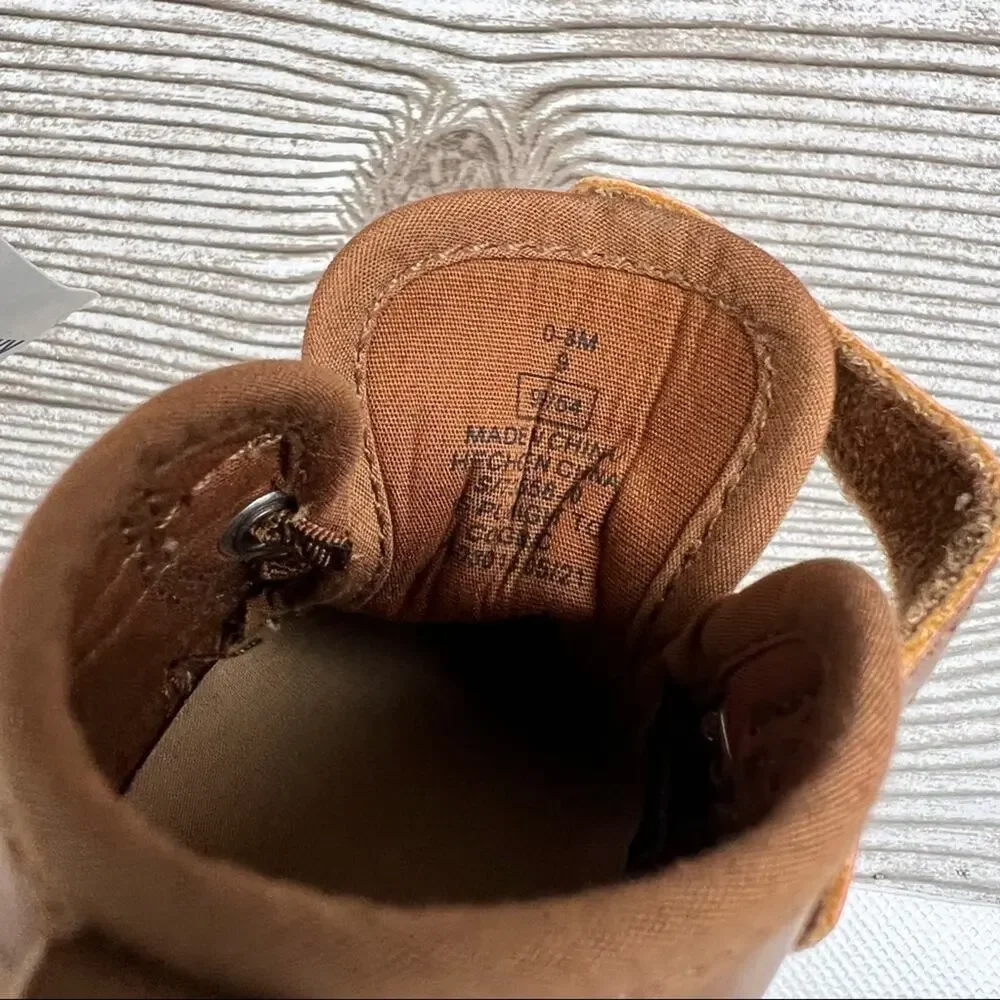 Old Navy  Boys Cognac Brown Crib Style Boots Sz 0-3M